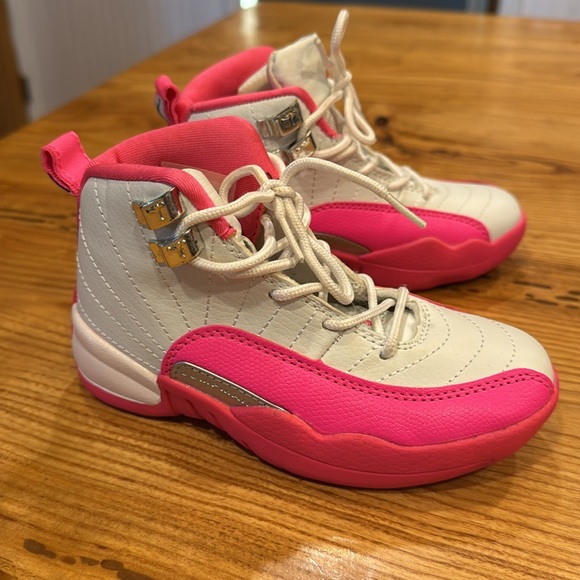Dynamic pink retro Jordan 12 child size 11 - Picture 4 of 10